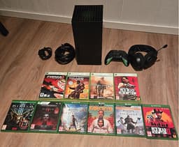 Xbox Series X med  anniversary handkontroll och trådlösa hörlurar samt 10spel