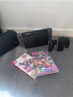 Nintendo Switch Spelkonsol med två spel