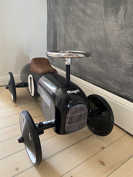 2 st Magni gåbilar grå + svart