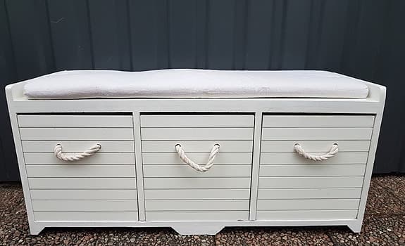 Bänk med förvaring 45x100x35 cm vit med dyna