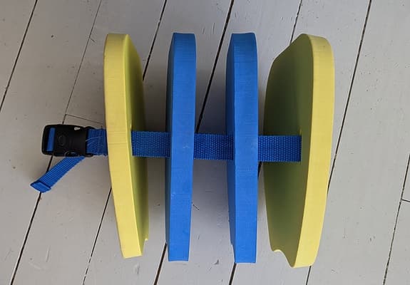 Simdyna från Aqua Speed, där du kan minska flythjälpen efterhand.en efterhand.