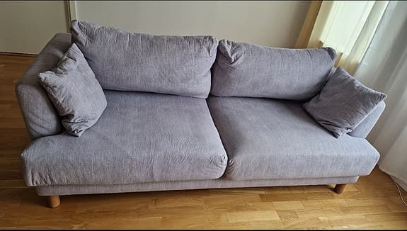 Stilren grå 3-sits soffa, 210 cm – Stockholm Sovrum