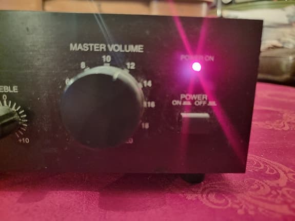 InterM PA-935 förstärkare med 3 mickutgångar och 2 auxutgångar.