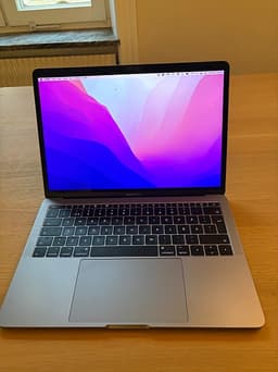 MacBook Pro 13” (2016) - i5, 8 GB RAM
