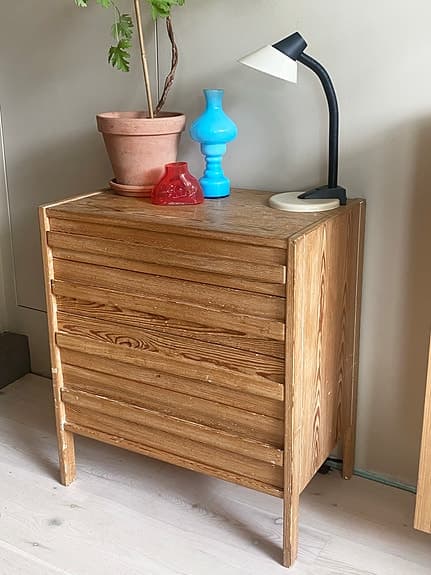 Söt Vintage Byrå i Furu / Förvaring + Retro Lampa/Bordslampa - 70-tal