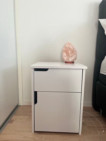 Sängbord Dumö 40 cm med Förvaring 2 Skåp Vit