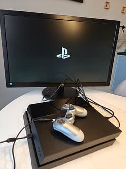 PS 4 med alla tillbehör