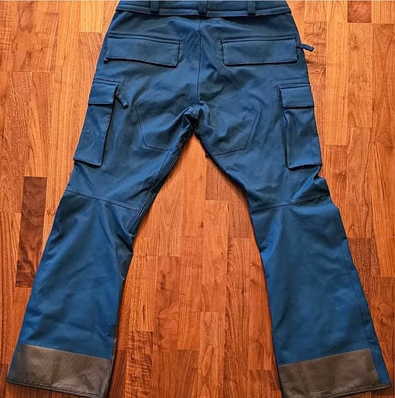 Volcom Men's Articulated Modern Fit Snowboard Pants  - size Xlarge