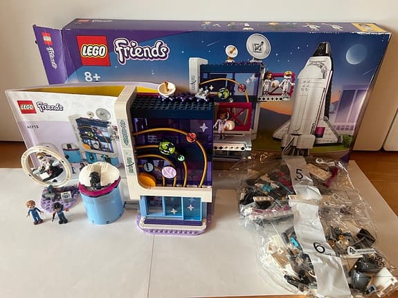 LEGO Friends Olivias rymdskola, Artnr: 41713.
