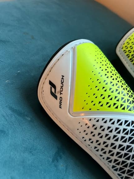 Pro Touch benskydd storlek M