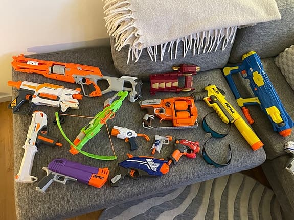 Nerf leksaksvapen bl a, allt fungerar