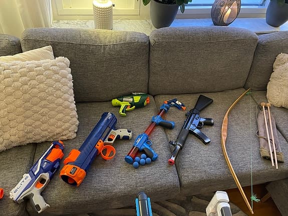 Nerf leksaksvapen bl a, allt fungerar