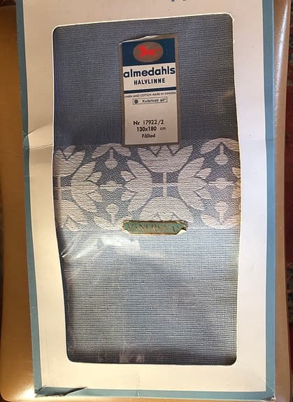 Almedahls. Grå/blå .Duk . Ny . Svensk tillverkning 130/ 180 cm