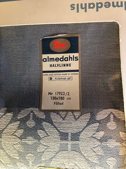 Almedahls. Grå/blå .Duk . Ny . Svensk tillverkning 130/ 180 cm