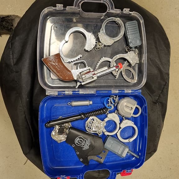 Polis Set med leksaksvapen och handfängsel