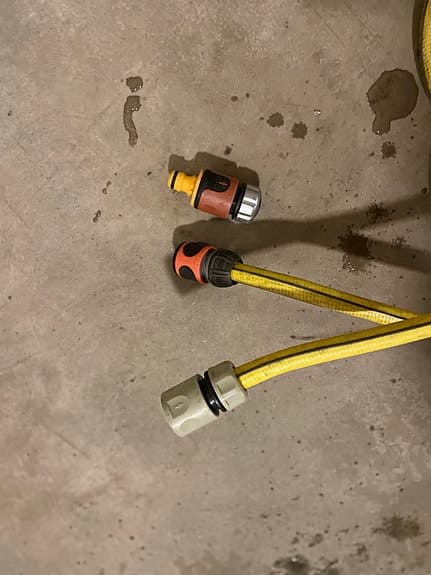 Trädgårdsslang med snabbkopplingar – begagnad