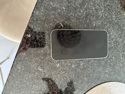 Apple iPhone 15 Mobiltelefon 128 GB Vit