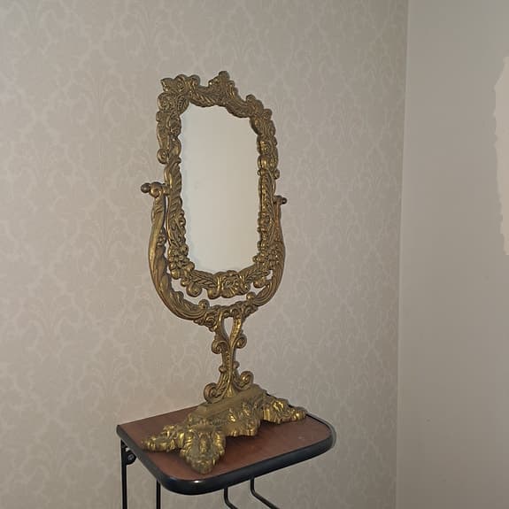 Guld pläterad spegel i gjutjärn