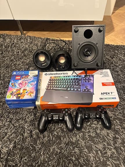 Playstation 4 Spelpaket med 7 spel och tillbehör