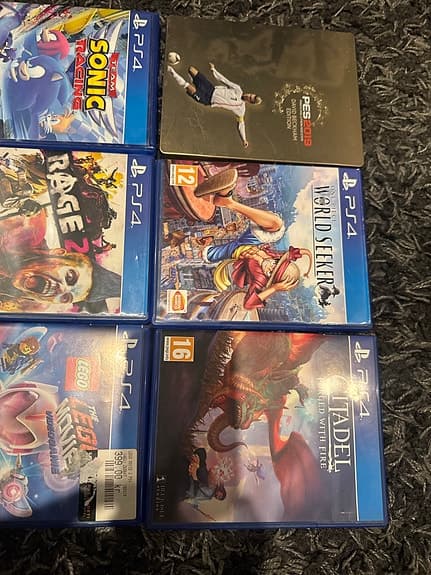 Playstation 4 Spelpaket med 7 spel och tillbehör