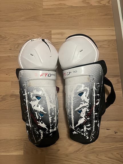 CCM JETSPEED FT8 PRO Benskydd