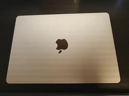 MacBook Air M2 (13 tum)