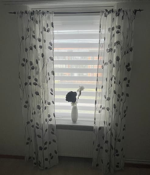 Gardiner och gardinstång