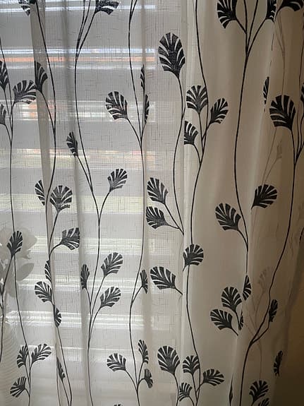 Gardiner och gardinstång