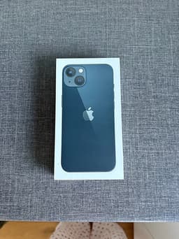 iPhone 13 128 gb midnight