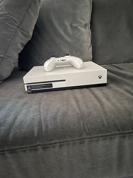 Xbox One S spelkonsol vit