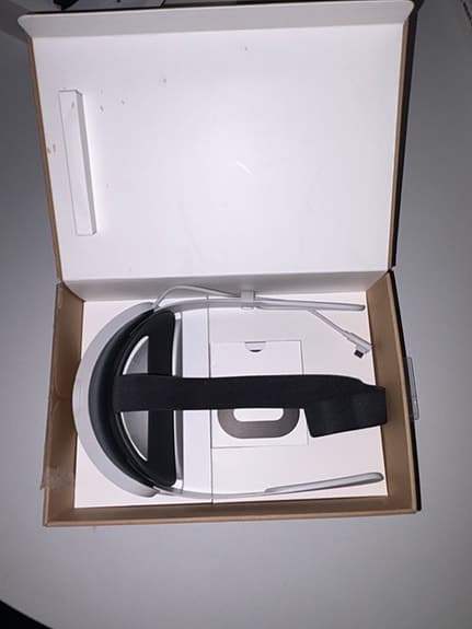 Oculus Quest 2 VR 256 GB  + Elite Strap with battery