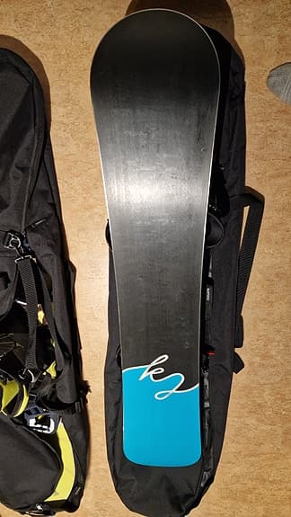 Snowboard plus bindings