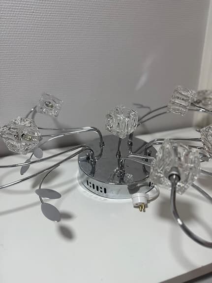 Taklampa med kubformade glas