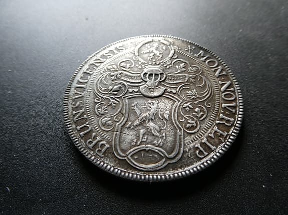 Medalj / tyskt stormynt i tenn