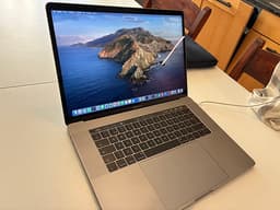 MacBook Pro 15” (2017) i7 • 16 GB RAM • 512 GB SSD • Touch Bar