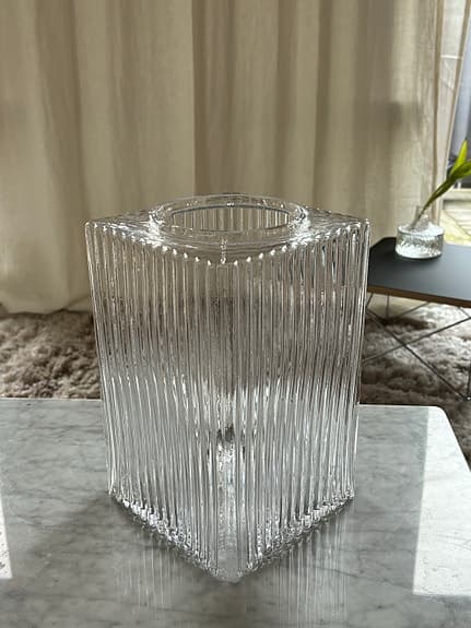 Vas från Skruf Glasbruk
