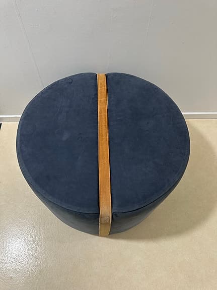 Kvalitets Sittpuff / Sittpall i äkta mocka läder blå
