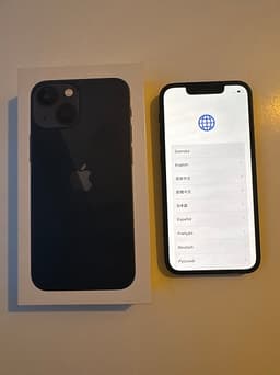 Apple iPhone 13 - 128 GB svart