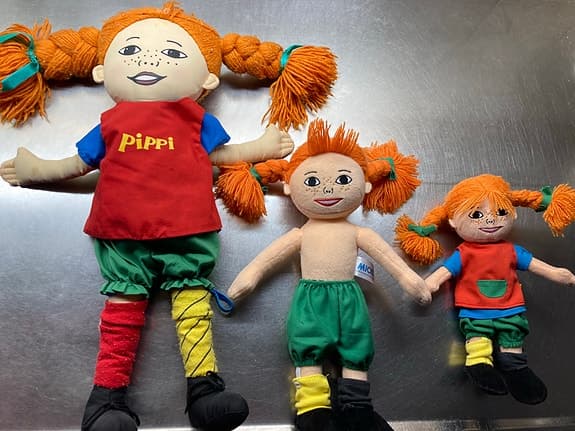 Pippi Långstrump dockor i tyg . Många fler dockor i tyg o gummi.