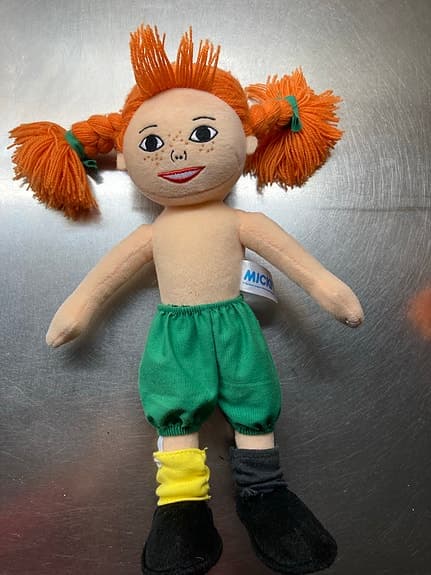 Pippi Långstrump dockor i tyg . Många fler dockor i tyg o gummi.