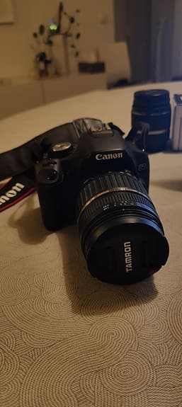 Canon EOS 500D + 5 objektiv och blixt,  väskor och laddare