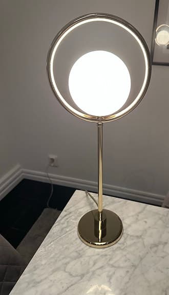 Saint Bordslampa Mässing  Globen Lighting