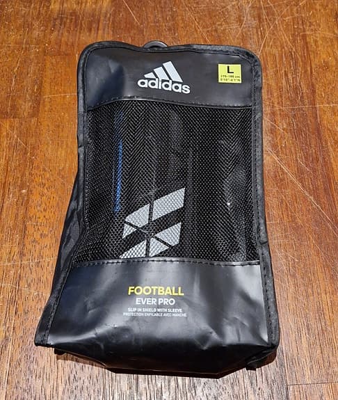 Benskydd Adidas Ever Pro