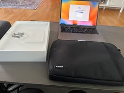 Apple MacBook Pro Laptop 13-tum Silver