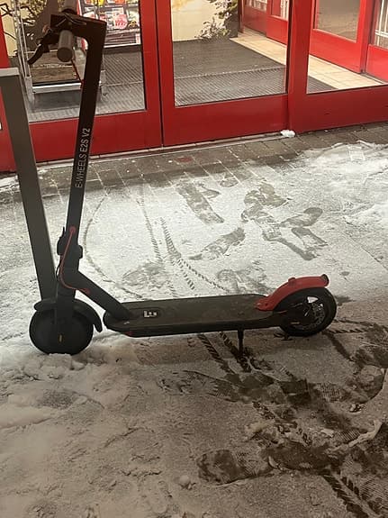 Xiaomi Mi Electric Scooter Elscooter 25 km/h Svart