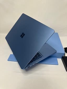 Microsoft Surface Laptop 7 Snapdragon X Elite-16GB-512GB.  Sapphire QWERTZ DE