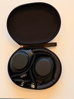 Sony WH-1000XM4 – trådlösa brusreducerande hörlurar