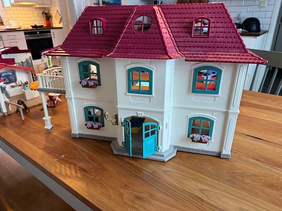 Lekset Hus och Stall med tillbehör och figurer