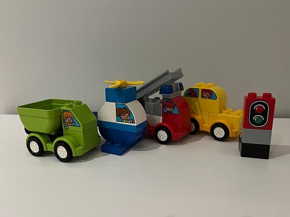 LEGO Duplo Fordon Set med fyra fordon och trafikljus