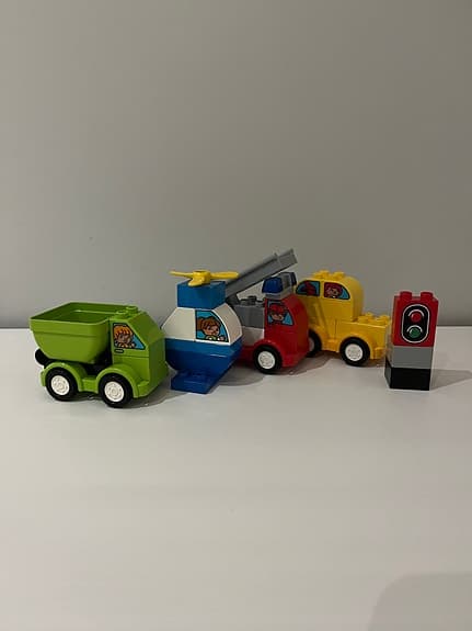 LEGO Duplo Fordon Set med fyra fordon och trafikljus
